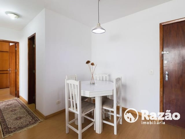 Apartamento 2 quartos e 2 banheiros, para alugar, no bairro Rebouças em Curitiba