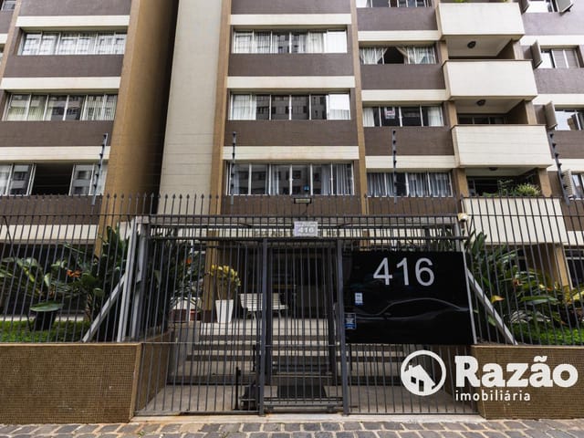 Apartamento 3 quartos e 4 banheiros, para alugar, no bairro Batel em Curitiba