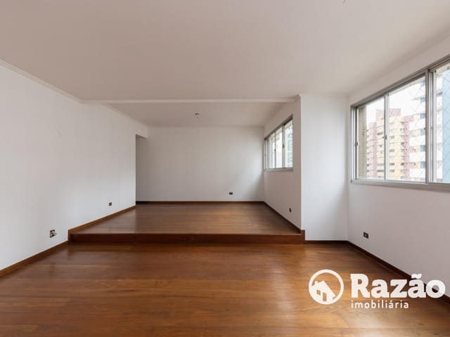 Apartamento 3 quartos e 4 banheiros, para alugar, no bairro Batel em Curitiba
