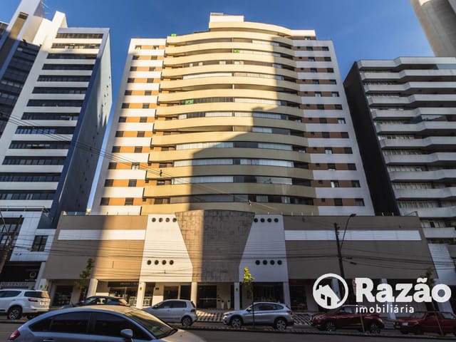 Apartamento 4 quartos e 4 banheiros, para alugar, no bairro Água Verde em Curitiba