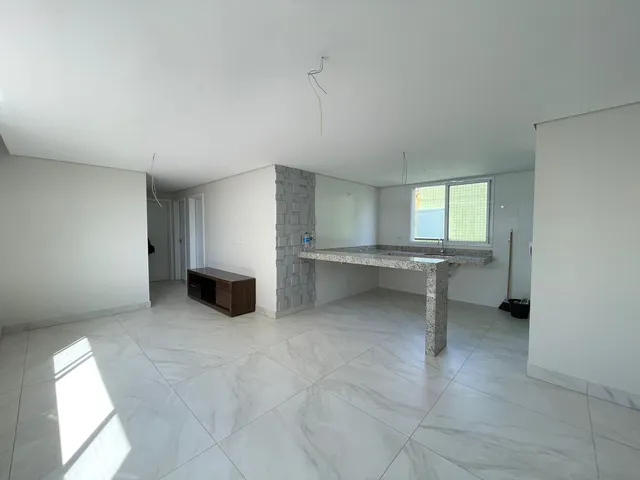 Apartamento 3 quartos e 1 banheiro, à venda, no bairro Cabral em Contagem