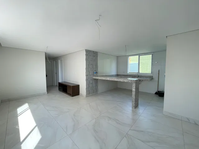 Apartamento 3 quartos e 1 banheiro, à venda, no bairro Cabral em Contagem