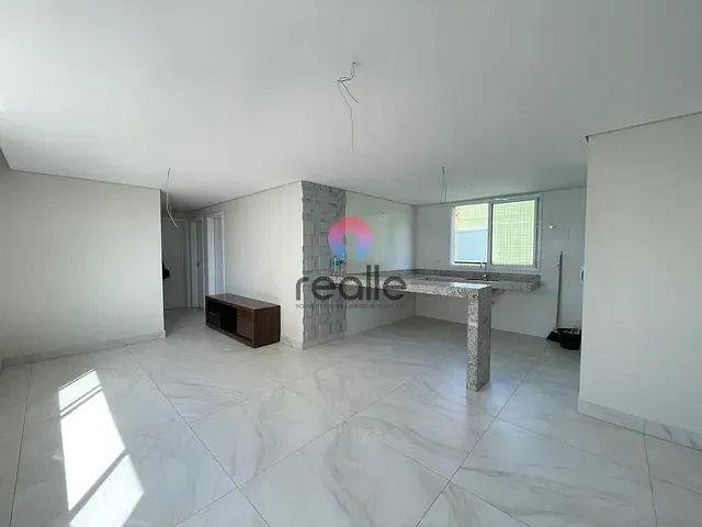 Apartamento 3 quartos e 1 banheiro, à venda, no bairro Cabral em Contagem