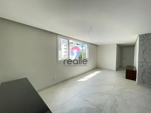 Apartamento 3 quartos e 1 banheiro, à venda, no bairro Cabral em Contagem