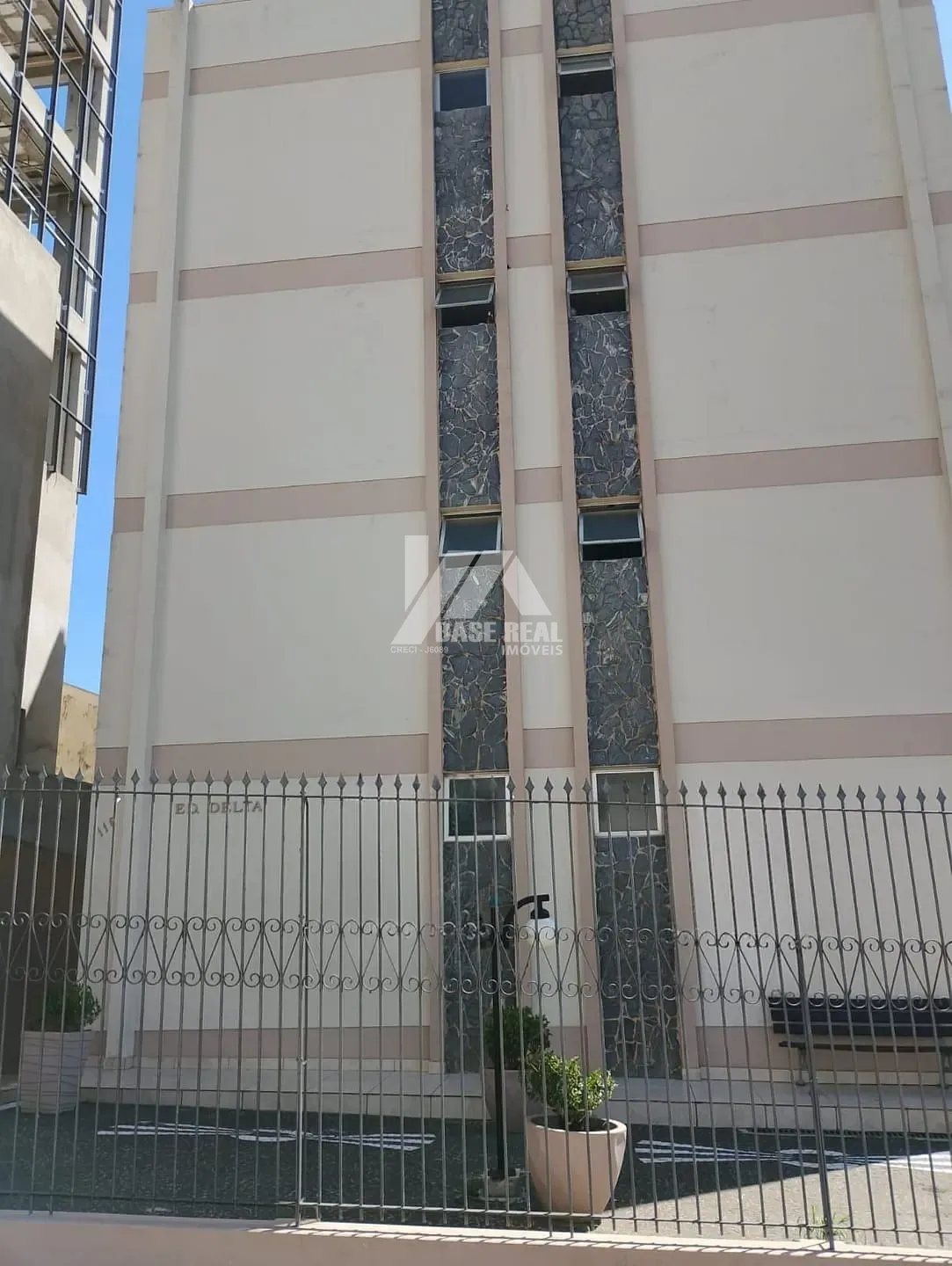 Apartamento térreo à venda, Centro, duas quadras da UEPG, Ponta Grossa, PR — Centro, Ponta Grossa
