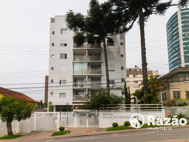Apartamento 3 quartos e 2 banheiros, para alugar, no bairro Mercês em Curitiba