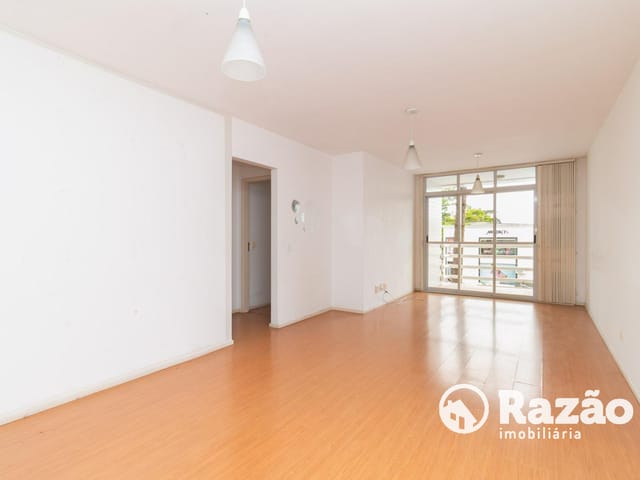 Apartamento 3 quartos e 2 banheiros, para alugar, no bairro Mercês em Curitiba