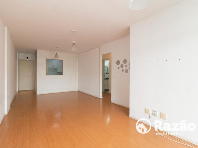 Apartamento 3 quartos e 2 banheiros, para alugar, no bairro Mercês em Curitiba