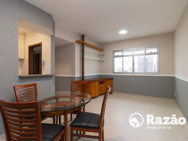 Apartamento 2 quartos e 2 banheiros, para alugar, no bairro Centro em Curitiba