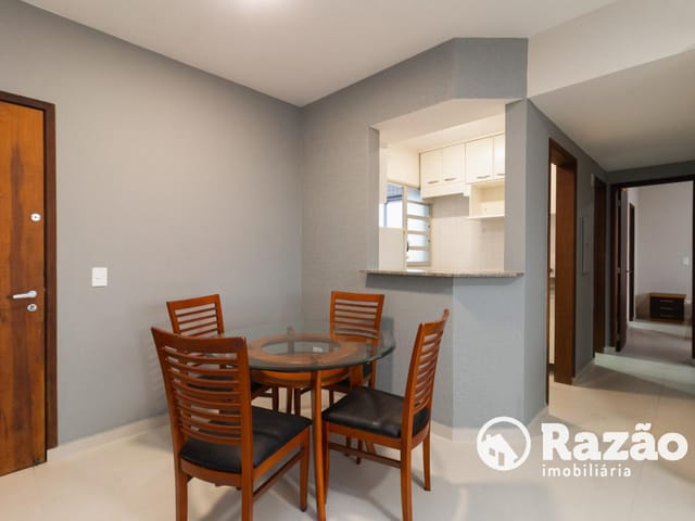 Apartamento 2 quartos e 2 banheiros, para alugar, no bairro Centro em Curitiba