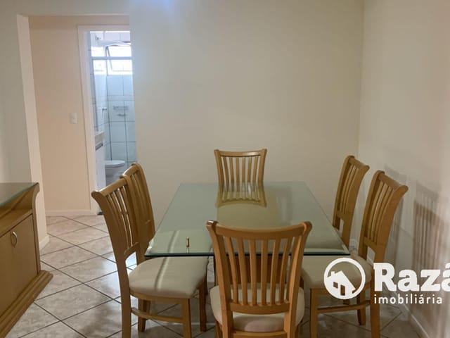 Apartamento 3 quartos e 2 banheiros, para alugar, no bairro Centro em Balneário Camboriú