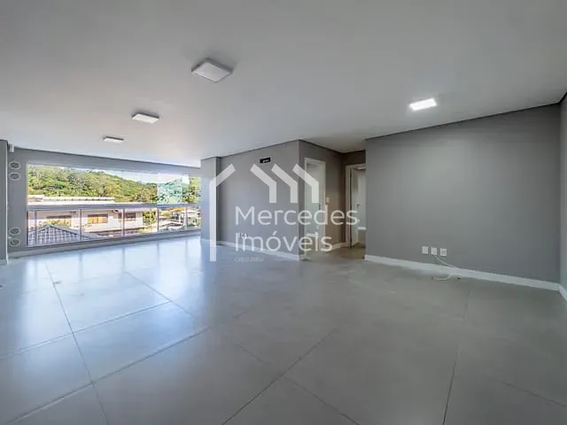 Apartamento com 110m² 2 quartos e 2 banheiros, à venda, no bairro Cabeçudas em Itajaí