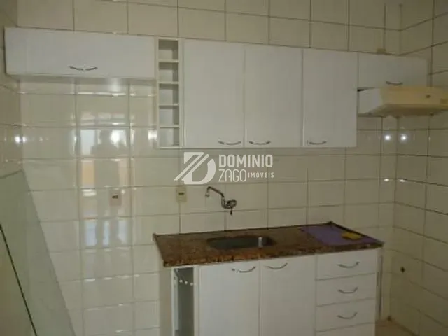 Apartamento 2 quartos e 1 banheiro, à venda, no bairro Bom Retiro em Uberaba