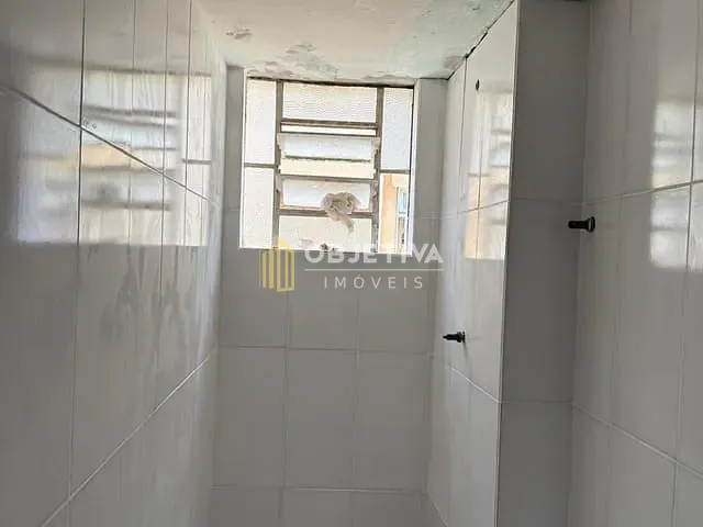 Apartamento com 71m² 2 quartos e 1 banheiro, à venda, no bairro Medianeira em Porto Alegre