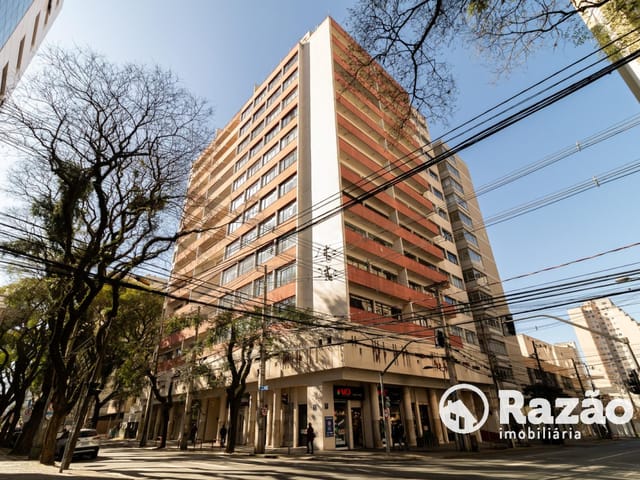 Apartamento 2 quartos e 2 banheiros, para alugar, no bairro Mercês em Curitiba
