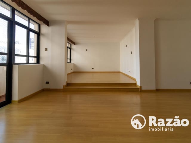 Apartamento 2 quartos e 2 banheiros, para alugar, no bairro Mercês em Curitiba