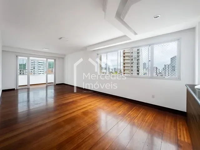 Apartamento com 201m² 3 quartos e 2 banheiros, à venda, no bairro Centro em Itajaí