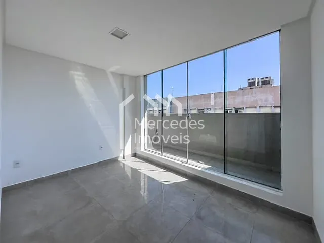 Apartamento 2 quartos e 1 banheiro, para alugar, no bairro Centro em Itajaí