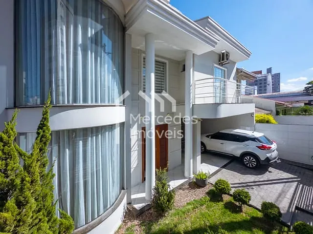 Casa 3 quartos e 3 banheiros, à venda, no bairro São Judas em Itajaí