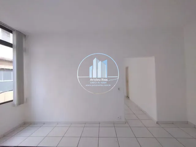 Apartamento com 150m² 3 quartos e 2 banheiros, à venda ou para alugar, no bairro Centro em Pouso Alegre