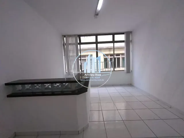 Apartamento com 150m² 3 quartos e 2 banheiros, à venda ou para alugar, no bairro Centro em Pouso Alegre