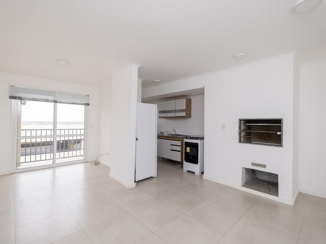Apartamento 2 quartos e 2 banheiros, à venda ou para alugar, no bairro Três Vendas em Pelotas