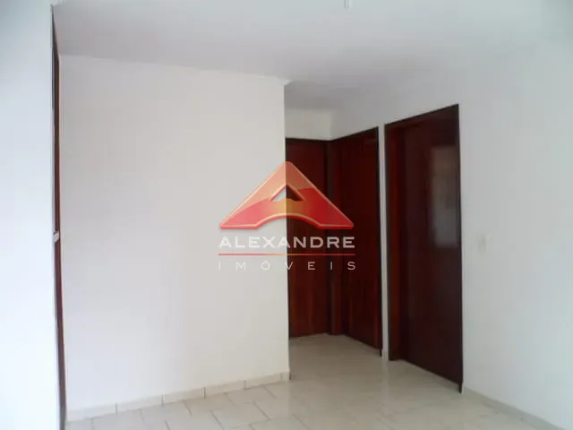 Apartamento com 78m² 2 quartos e 1 banheiro, para alugar, no bairro Vila Industrial em São José dos Campos