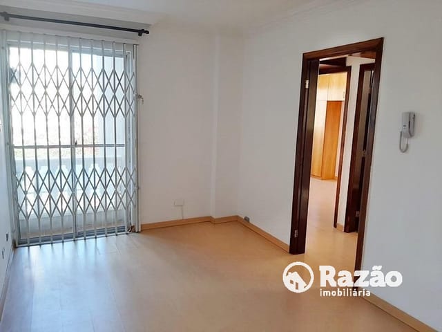 Apartamento 2 quartos e 1 banheiro, para alugar, no bairro Vila Izabel em Curitiba
