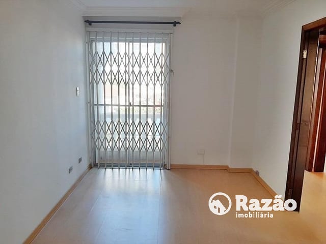 Apartamento 2 quartos e 1 banheiro, para alugar, no bairro Vila Izabel em Curitiba
