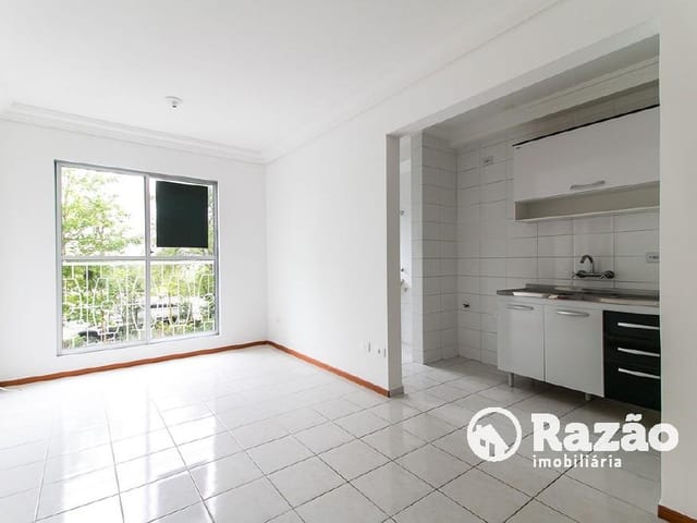 Apartamento 2 quartos e 1 banheiro, para alugar, no bairro Novo Mundo em Curitiba