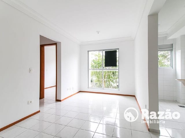 Apartamento 2 quartos e 1 banheiro, para alugar, no bairro Novo Mundo em Curitiba
