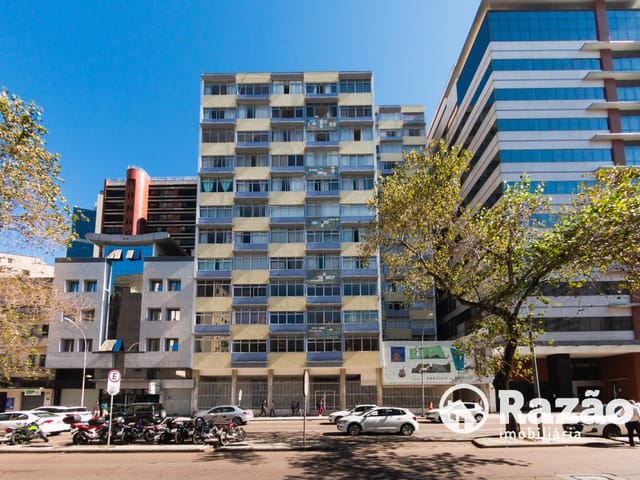 Apartamento 2 quartos e 2 banheiros, para alugar, no bairro Centro em Curitiba