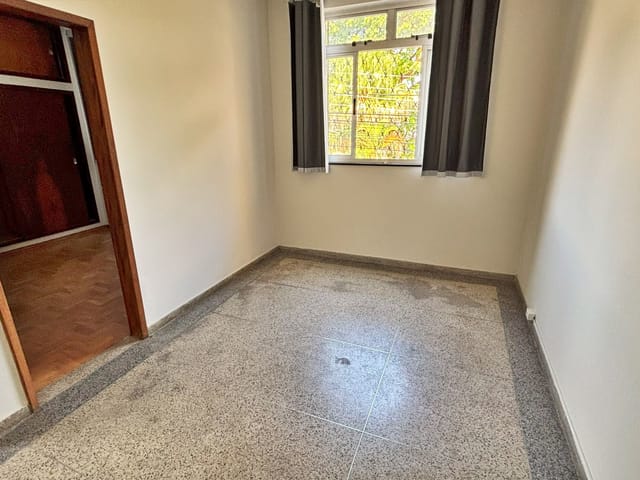 Foto do Apartamento - Apartamento para alugar com 2 quartos e 1 vaga no Bairro Carlos Prates em Belo Horizonte/MG | Laris imóveis