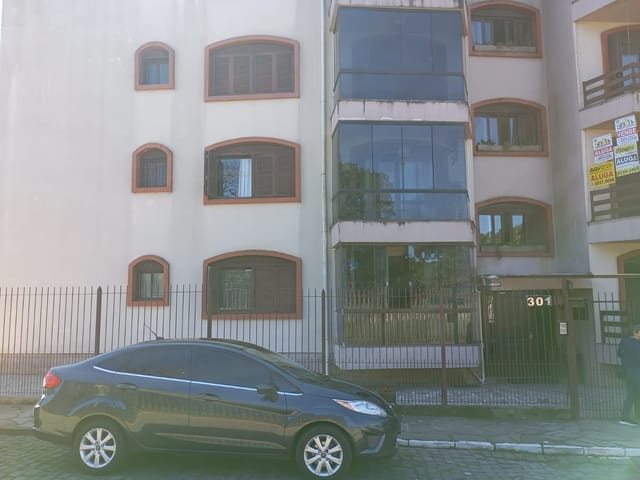 Apartamento 7 quartos e 4 banheiros, à venda ou para alugar, no bairro Ana Rech em Caxias do Sul