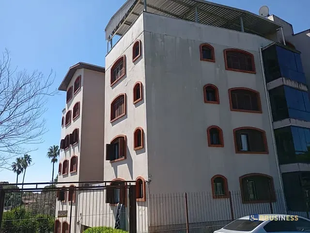 Apartamento 7 quartos e 4 banheiros, à venda ou para alugar, no bairro Ana Rech em Caxias do Sul