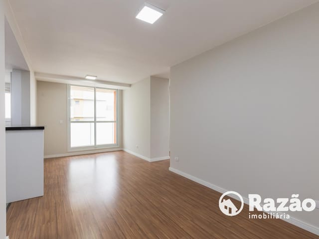 Apartamento 3 quartos e 2 banheiros, para alugar, no bairro Capão Raso em Curitiba