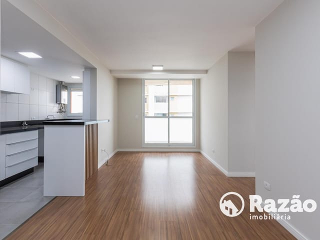 Apartamento 3 quartos e 2 banheiros, para alugar, no bairro Capão Raso em Curitiba