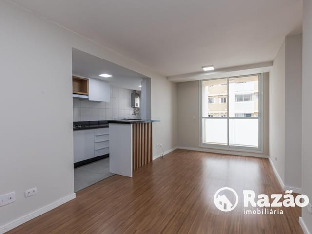 Apartamento 3 quartos e 2 banheiros, para alugar, no bairro Capão Raso em Curitiba