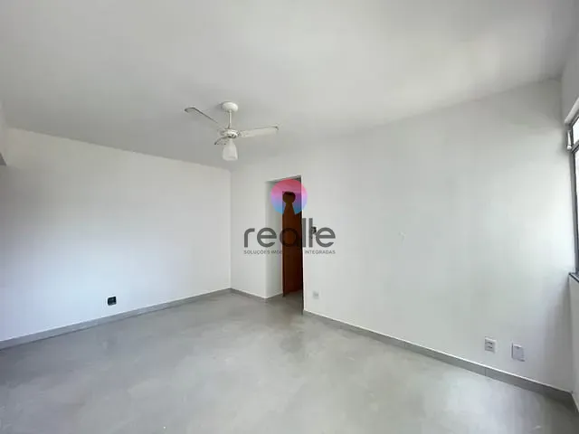 Apartamento 2 quartos e 1 banheiro, para alugar, no bairro Santa Terezinha em Belo Horizonte