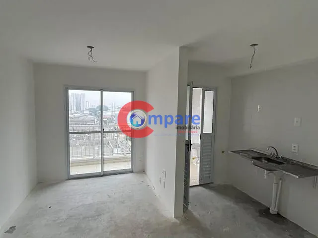 Apartamento 2 quartos e 1 banheiro, à venda ou para alugar, no bairro Vila das Bandeiras em Guarulhos