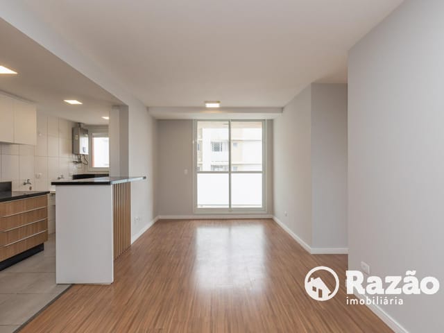 Apartamento 3 quartos e 2 banheiros, para alugar, no bairro Capão Raso em Curitiba