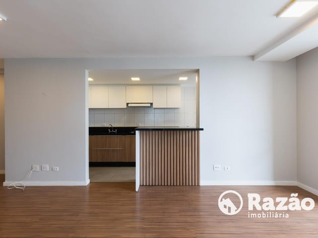 Apartamento 3 quartos e 2 banheiros, para alugar, no bairro Capão Raso em Curitiba