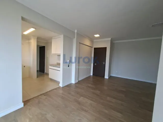Apartamento com 110m² 3 quartos e 3 banheiros, à venda ou para alugar, no bairro Vila Embaré em Valinhos