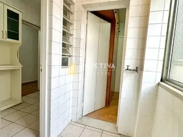Apartamento com 81m² 3 quartos e 2 banheiros, à venda, no bairro Menino Deus em Porto Alegre