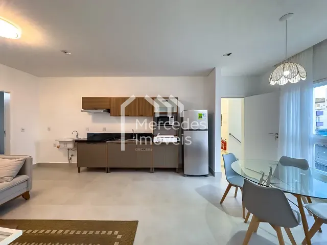 Apartamento com 55m² 2 quartos e 3 banheiros, para alugar, no bairro Centro em Itajaí