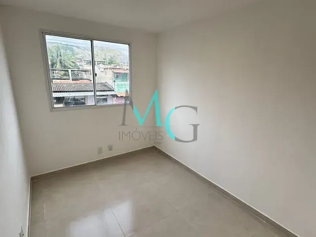 Apartamento 2 quartos e 1 banheiro, à venda, no bairro Cosmos em Rio de Janeiro
