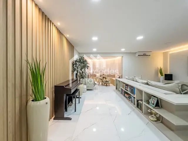 Apartamento com 250m² 3 quartos e 3 banheiros, à venda, no bairro Centro em Itajaí