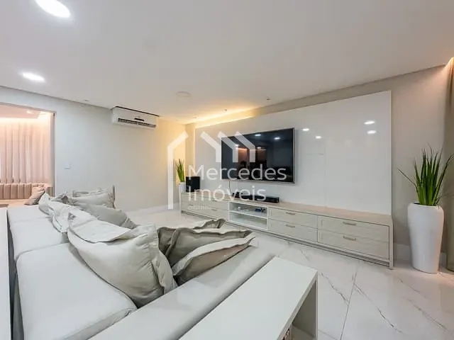 Apartamento com 250m² 3 quartos e 3 banheiros, à venda, no bairro Centro em Itajaí
