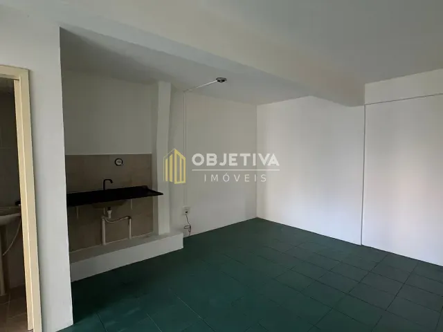 Apartamento 1 quarto e 1 banheiro, para alugar, no bairro Cidade Baixa em Porto Alegre