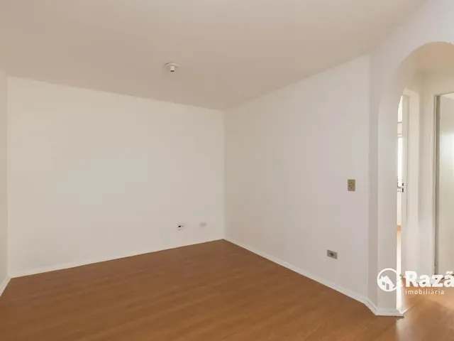Apartamento 2 quartos e 1 banheiro, para alugar, no bairro Bacacheri em Curitiba